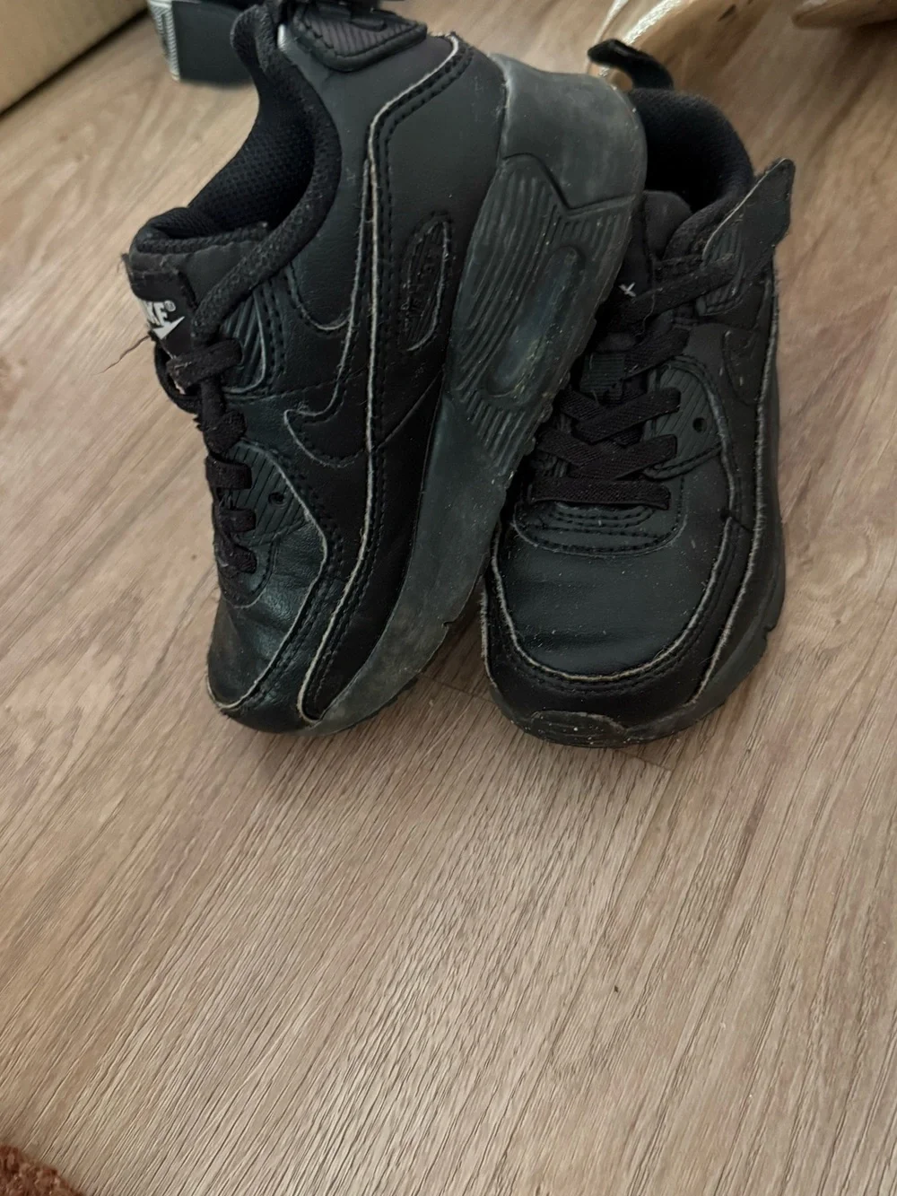 Nike Kids Black Low-Top Sneakers